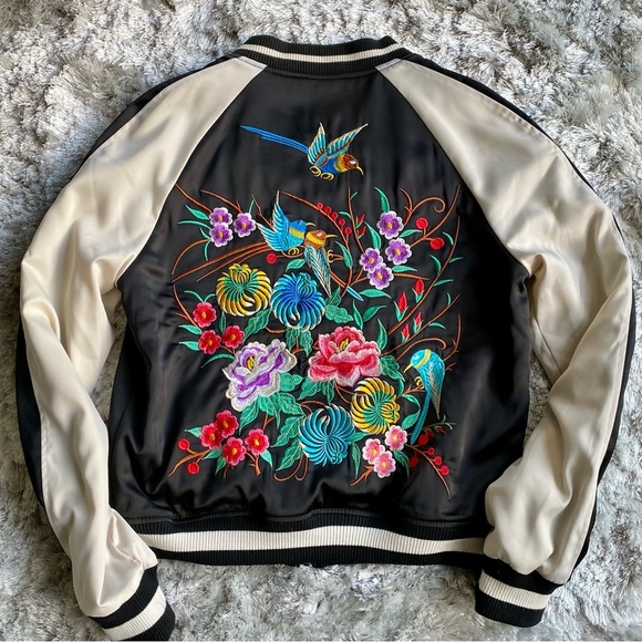 True Religion NWT Black Satin Embroidered Flower Bomber Jacket Size Small - Picture 8 of 9